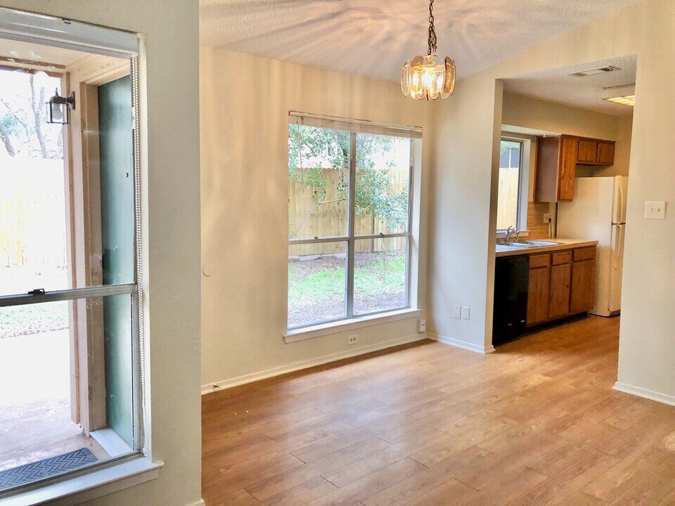 4504 Dorsett Oaks Cir, Unit A in Austin, TX - Building Photo