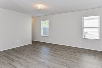 1031 Imperial Heights Dr in Houston, TX - Building Photo - Building Photo