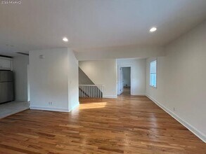 8 Dunes Ln in Port Washington, NY - Building Photo - Building Photo