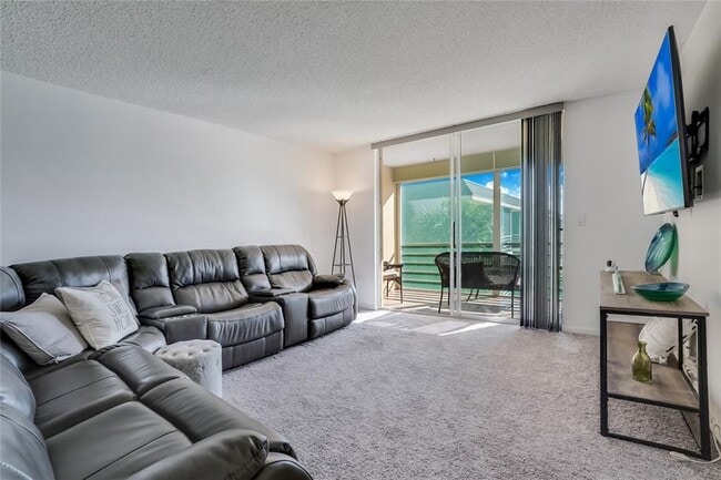 property at 4502 N Federal Hwy