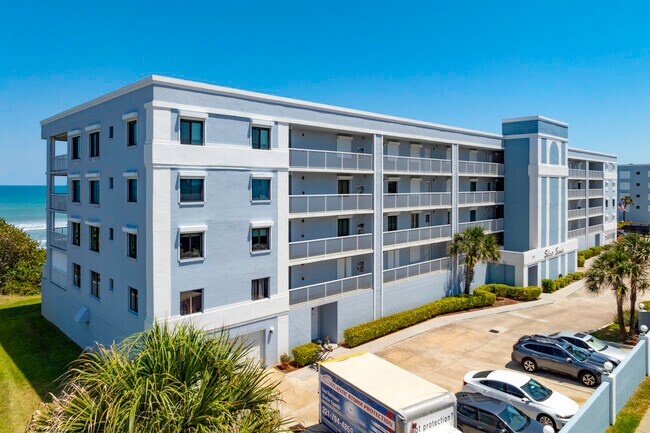 Silver Sands North & South in Satellite Beach, FL - Foto de edificio - Building Photo