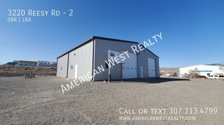 3220 Reesy Rd in Cody, WY - Building Photo