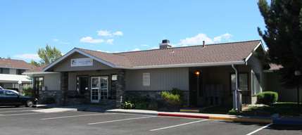 Mountain Meadows Townhomes in Sparks, NV - Building Photo - Building Photo