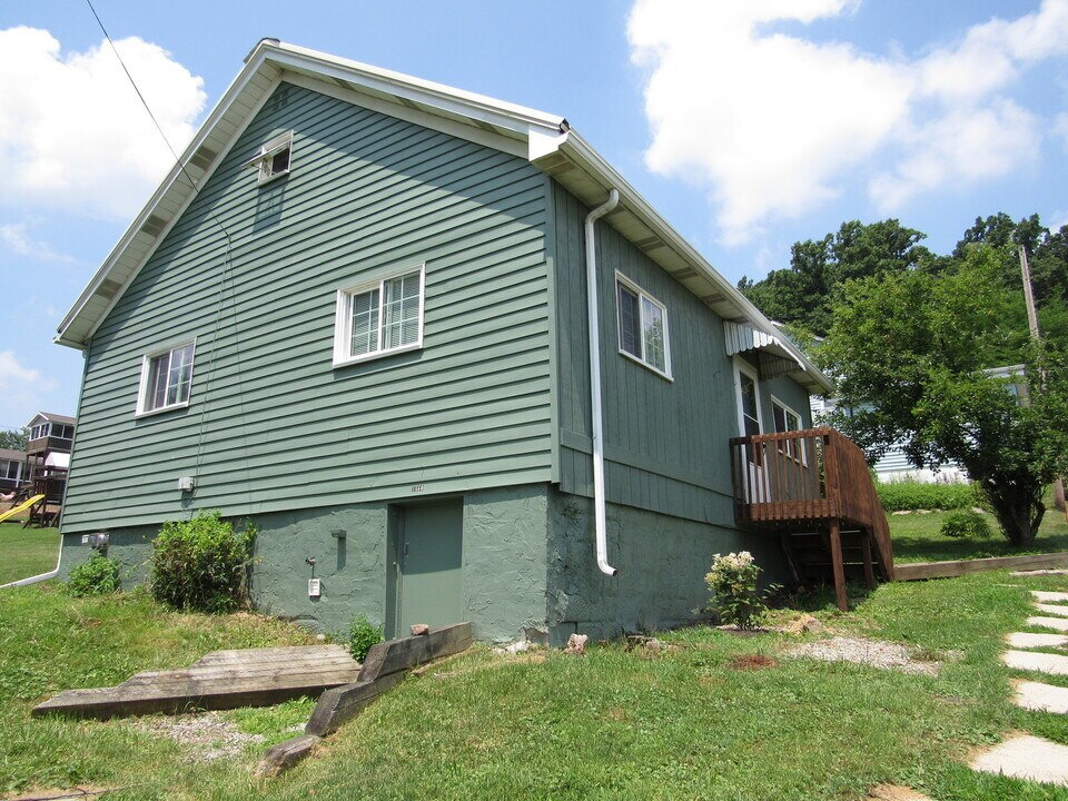 1660 Nixon Ave in Indiana, PA - Building Photo