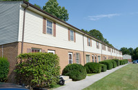 Niagara Townhouses in Vinton, VA - Building Photo - Building Photo