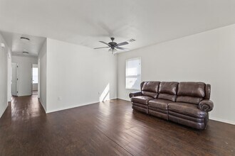 3723 W 53rd Pl in Tulsa, OK - Foto de edificio - Building Photo