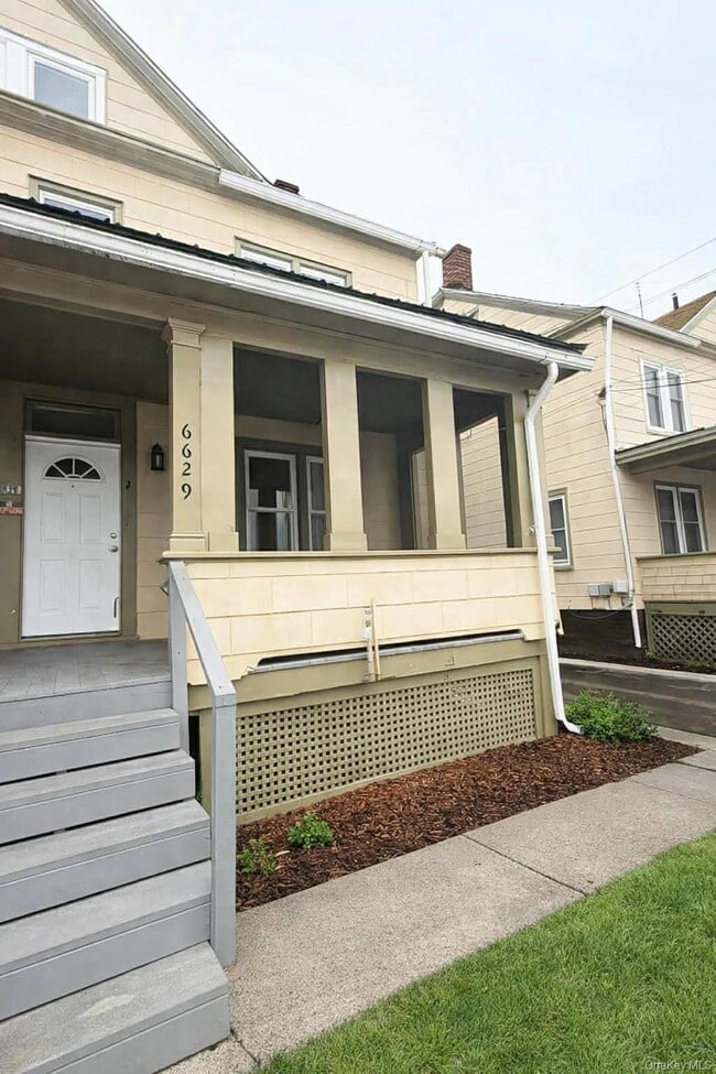 property at 6629 Park Pl