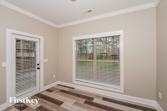 145 Pine Ct in Pell City, AL - Foto de edificio - Building Photo