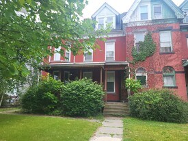 5524 Stanton Ave in Pittsburgh, PA - Building Photo