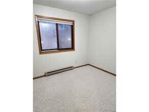 1504 Black Oak Ave-Unit -4 in Montevideo, MN - Building Photo - Building Photo