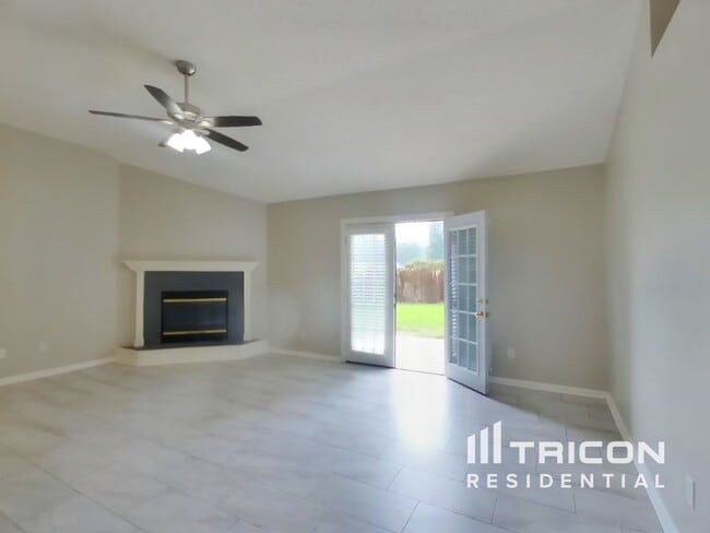 1988 Belhaven Dr in Orange Park, FL - Building Photo - Building Photo