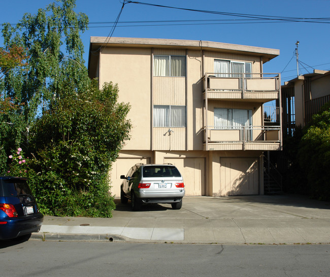 800 Morrell Ave in Burlingame, CA - Foto de edificio - Building Photo