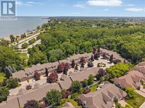 435 Sand Point Ct in Windsor, ON - Building Photo - Building Photo