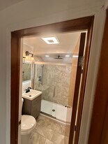 6404 W Hayes Ave, Unit Unit 2 in West Allis, WI - Building Photo