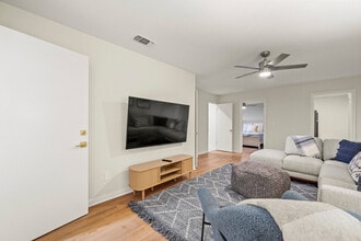 515 Golden Eagle Loop in Canyon Lake, TX - Building Photo - Building Photo