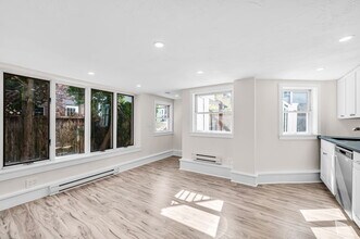 465 E 8th St, Unit 1 in Boston, MA - Building Photo - Building Photo