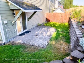626 Britton Ln in Moscow, ID - Foto de edificio - Building Photo