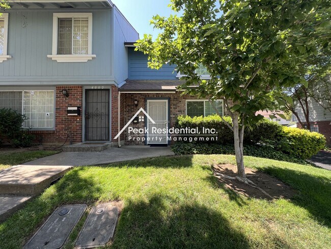 4000 Oak Villa Cir in Carmichael, CA - Building Photo - Building Photo