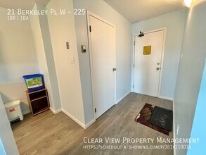 21 Berkeley Pl W in Lethbridge, AB - Building Photo - Building Photo