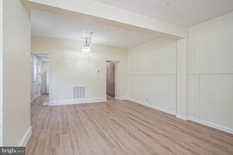 19 E Millbrooke Ave in Woodstown, NJ - Building Photo - Building Photo