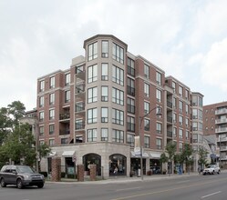 2708-2716 Yonge St in Toronto, ON - Building Photo - Building Photo