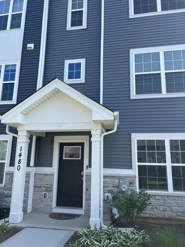 property at 1480 Yosemite Wy