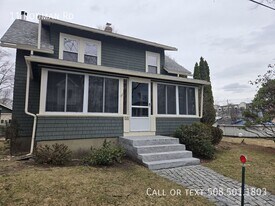 11 Rodman Rd in Ashland, MA - Building Photo