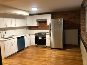 1400 Commonwealth Ave, Unit 1 in Boston, MA - Building Photo - Building Photo