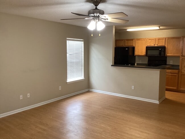 1009 Friartuck Trl in Ladson, SC - Foto de edificio - Building Photo