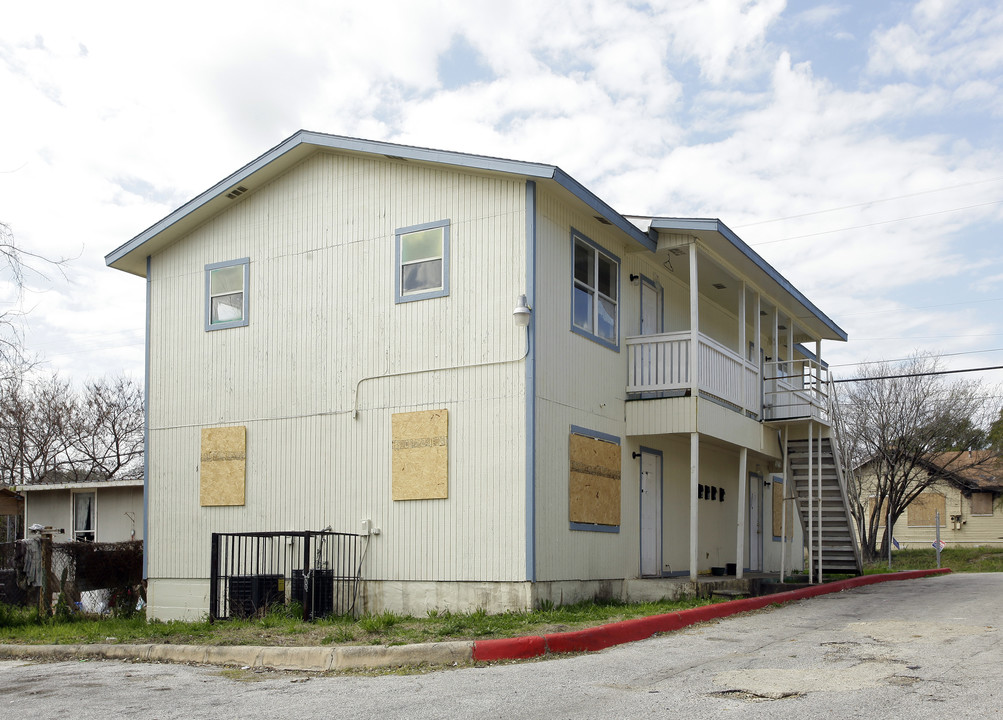 918-922 S Walters St in San Antonio, TX - Building Photo