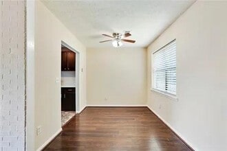 76 Sandalwood Cir in Lawrenceville, GA - Foto de edificio - Building Photo