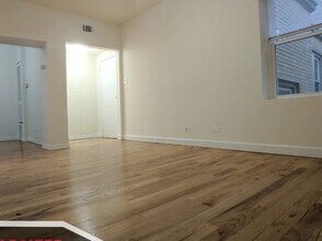 2349 N Drake Ave in Chicago, IL - Building Photo - Building Photo