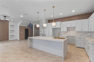 24 S 5th St in McAllen, TX - Building Photo - Building Photo