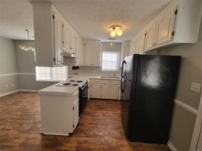 1400 Hogan Rd in Deatsville, AL - Building Photo - Building Photo