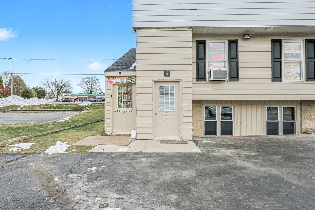 100 Old York Rd in New Cumberland, PA - Building Photo