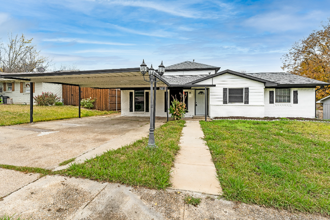 property at 1211 Athens Dr