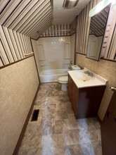 43 S Walnut St, Unit 2 in Akron, OH - Foto de edificio - Building Photo