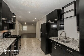 2415 Lynnfork Ave in Cincinnati, OH - Foto de edificio - Building Photo