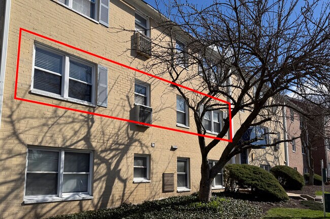 4411 Falls Bridge Dr in Baltimore, MD - Building Photo - Building Photo