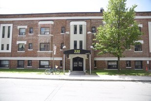 330 Avenue Rd in Toronto, ON - Building Photo