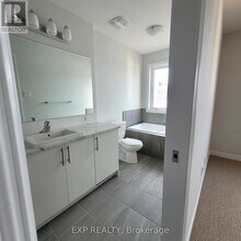 1017 Kijik Cres in Ottawa, ON - Building Photo - Building Photo