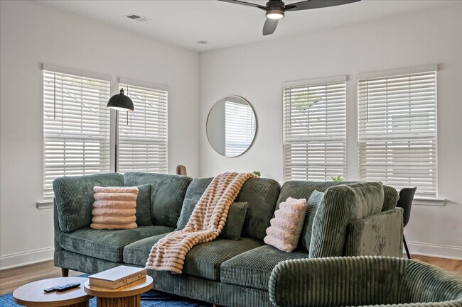 7047 Lash Ln in Charlotte, NC - Building Photo - Building Photo