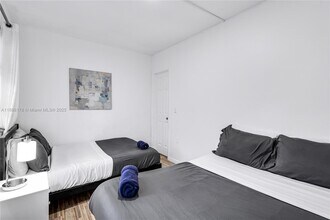 977 SW 10th St in Miami, FL - Building Photo - Building Photo