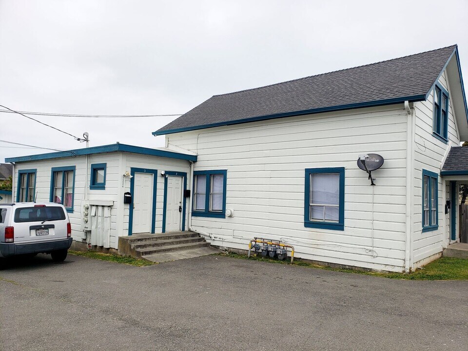 1324 Summer St in Eureka, CA - Building Photo