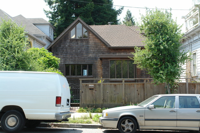 2408 Parker St in Berkeley, CA - Foto de edificio - Building Photo