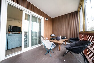 137 Centre St, Unit 3 in Boston, MA - Building Photo - Building Photo