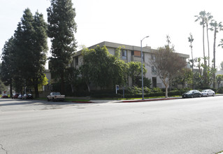 Riverwood Apartments in Studio City, CA - Building Photo - Building Photo