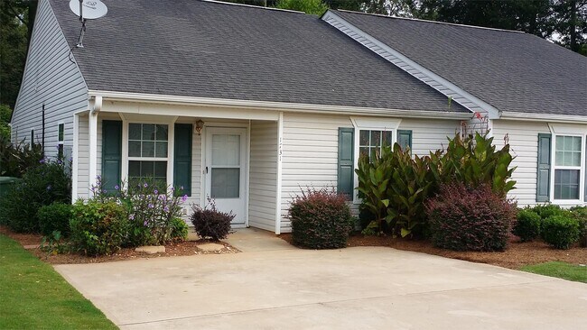 1731 Summerwoods Ln