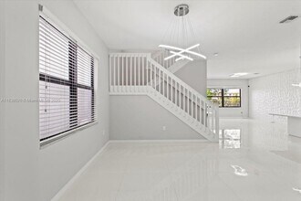 635 NE 191st Terrace in Miami, FL - Building Photo - Building Photo