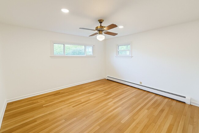 679 Midwood Rd in Ridgewood, NJ - Building Photo - Building Photo